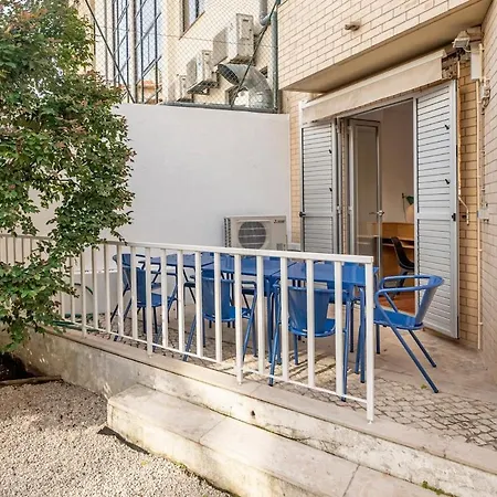 Apartmán Jacaranda, Your Stylish Retreat In