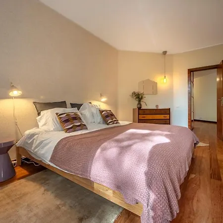 아파트 Jacaranda, Your Stylish Retreat In