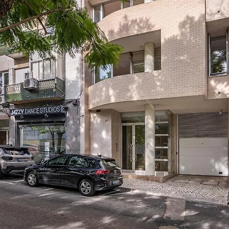 Jacaranda, Your Stylish Retreat In Apartment Lissabon