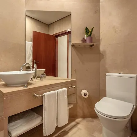 Jacaranda, Your Stylish Retreat In Appartement Lissabon