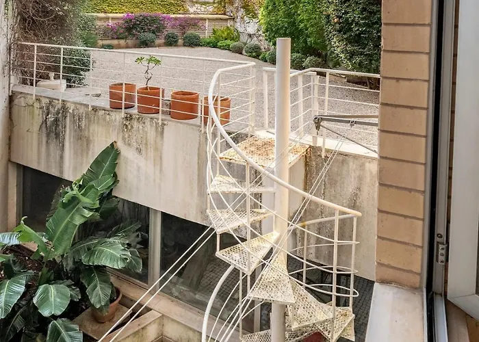 شقة Jacaranda, Your Stylish Retreat In