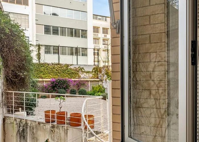 Jacaranda, Your Stylish Retreat In شقة Lisboa