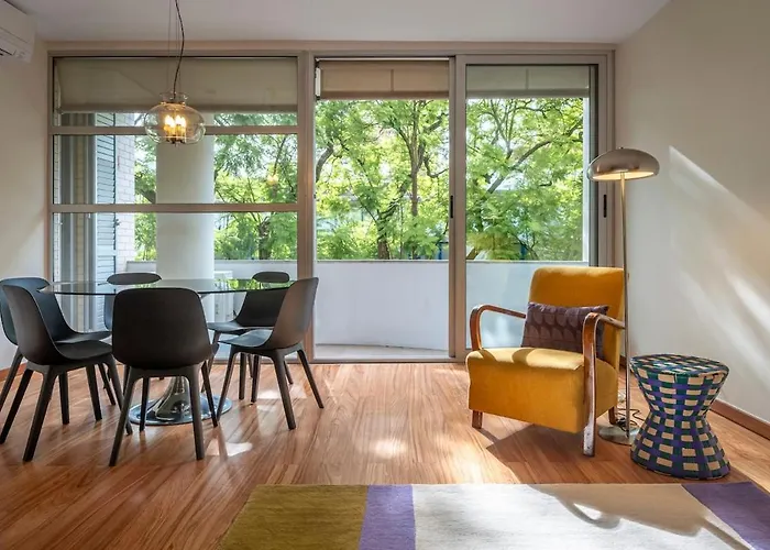 شقة Jacaranda, Your Stylish Retreat In