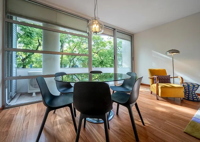 شقة Jacaranda, Your Stylish Retreat In *