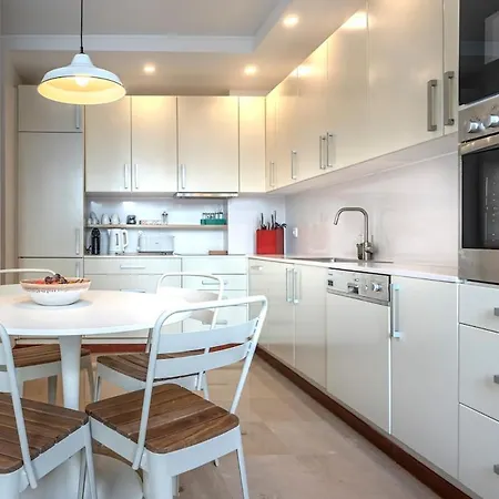 Jacaranda, Your Stylish Retreat In *